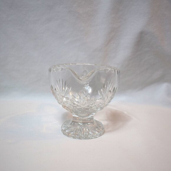 Vintage Heavy Lead Crystal Pineapple Star Gravy Boat Footed Pitcher - Picture 2 of 5